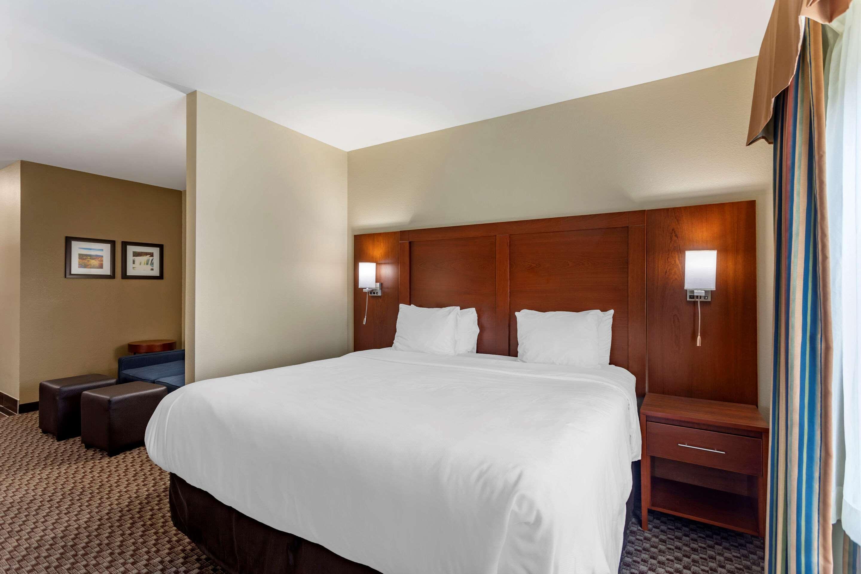 Comfort Inn & Suites Carbondale University Area Extérieur photo