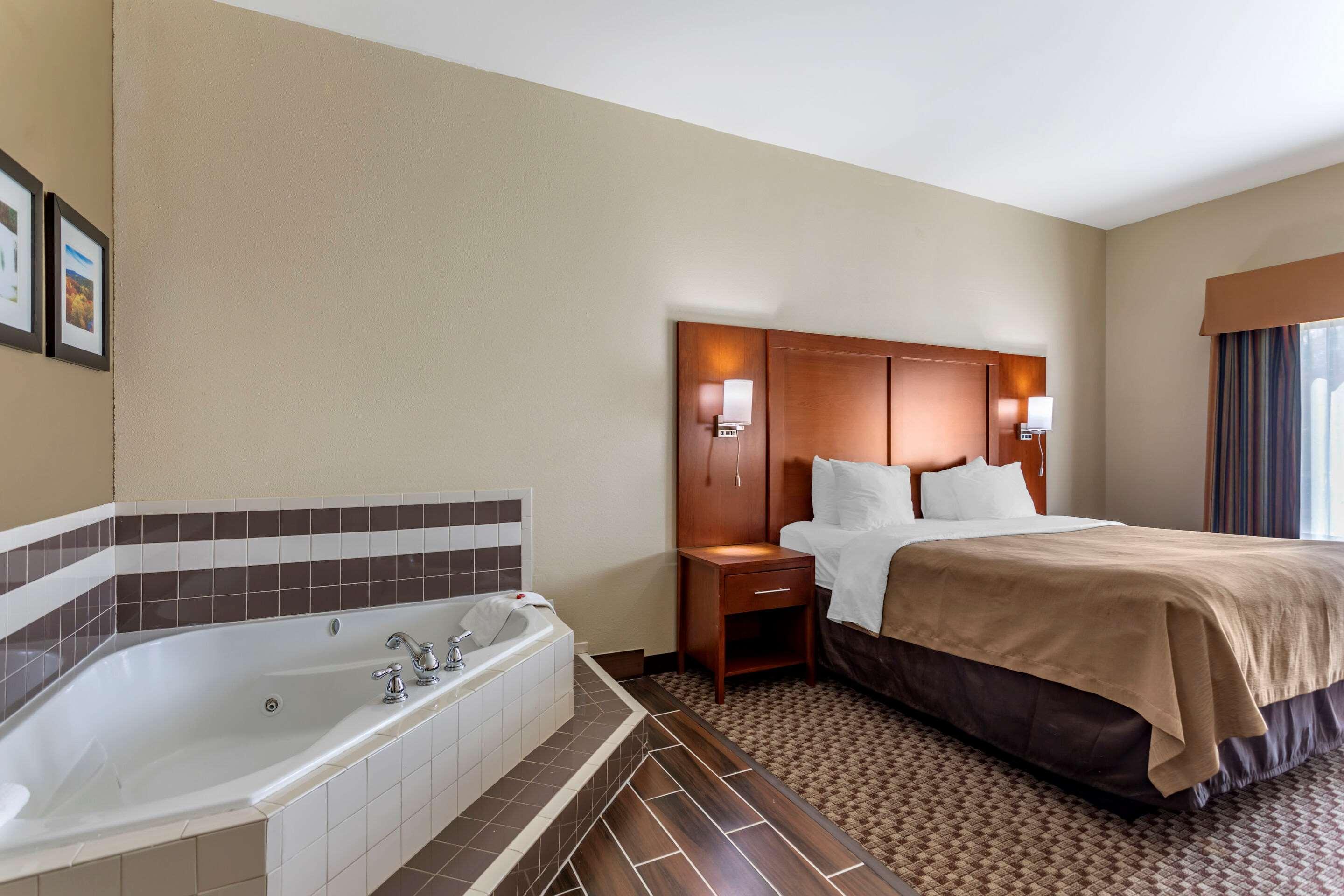 Comfort Inn & Suites Carbondale University Area Extérieur photo