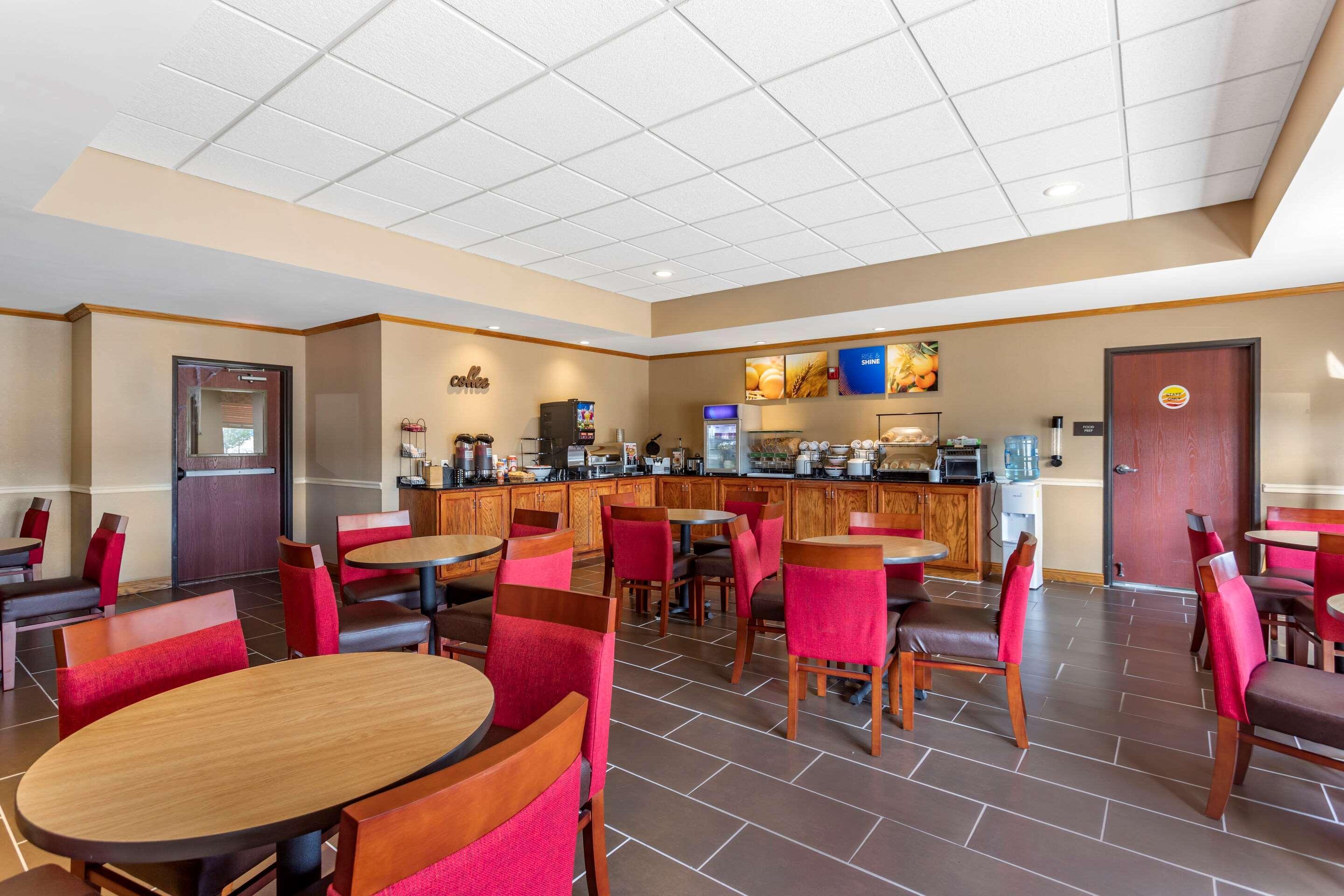 Comfort Inn & Suites Carbondale University Area Extérieur photo