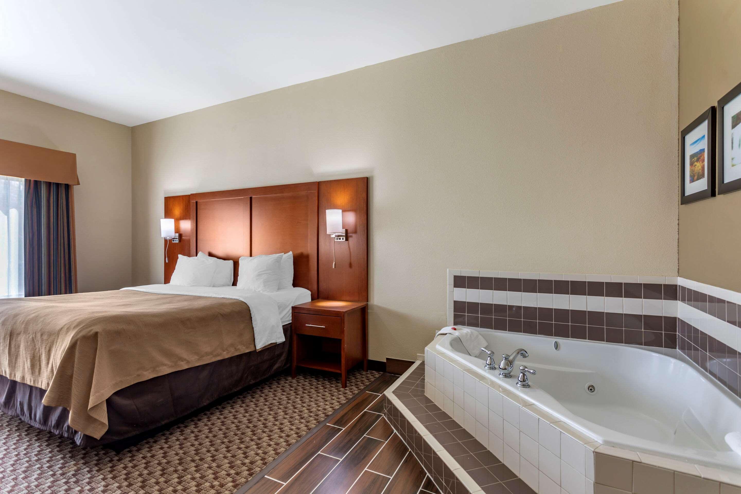 Comfort Inn & Suites Carbondale University Area Extérieur photo