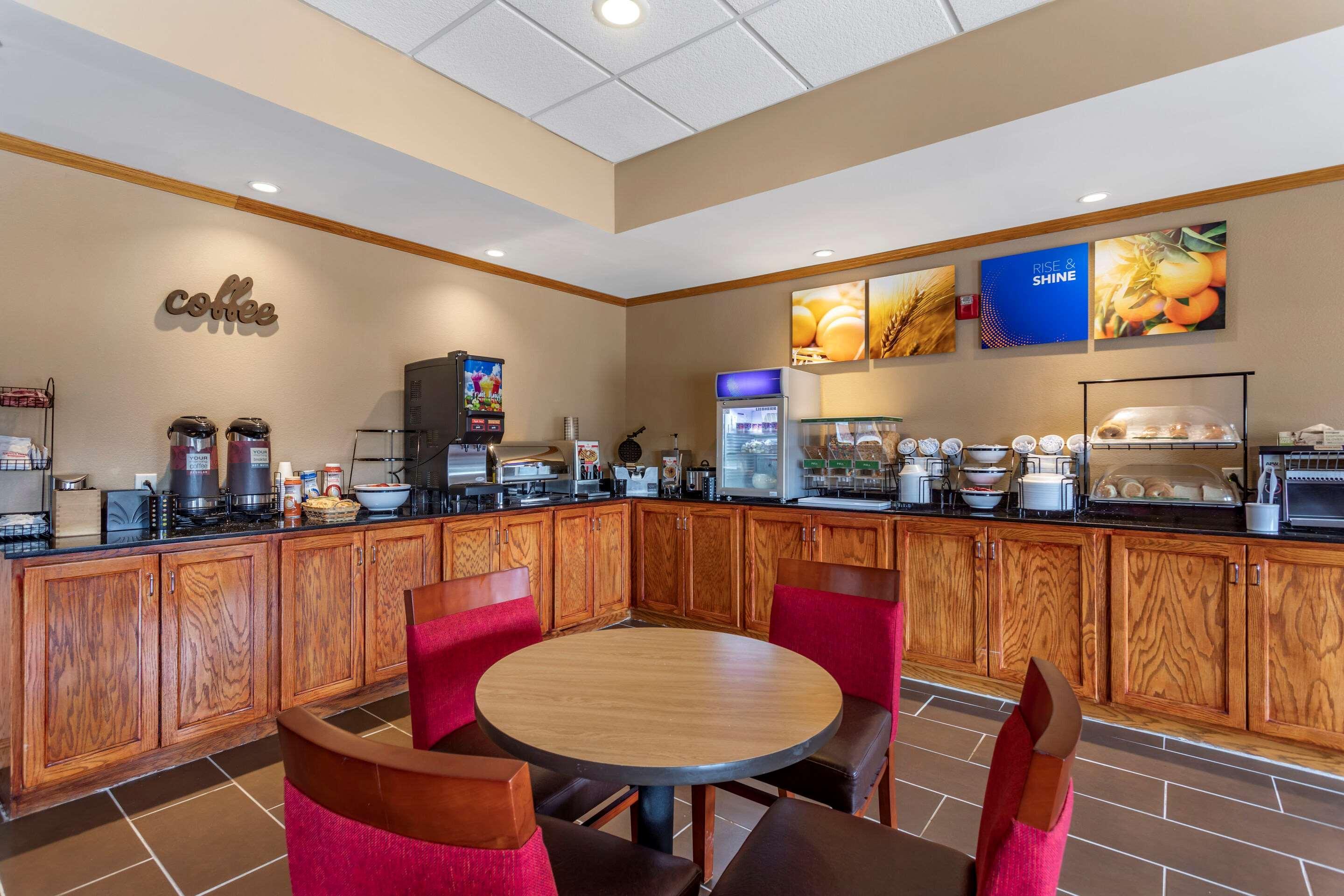 Comfort Inn & Suites Carbondale University Area Extérieur photo