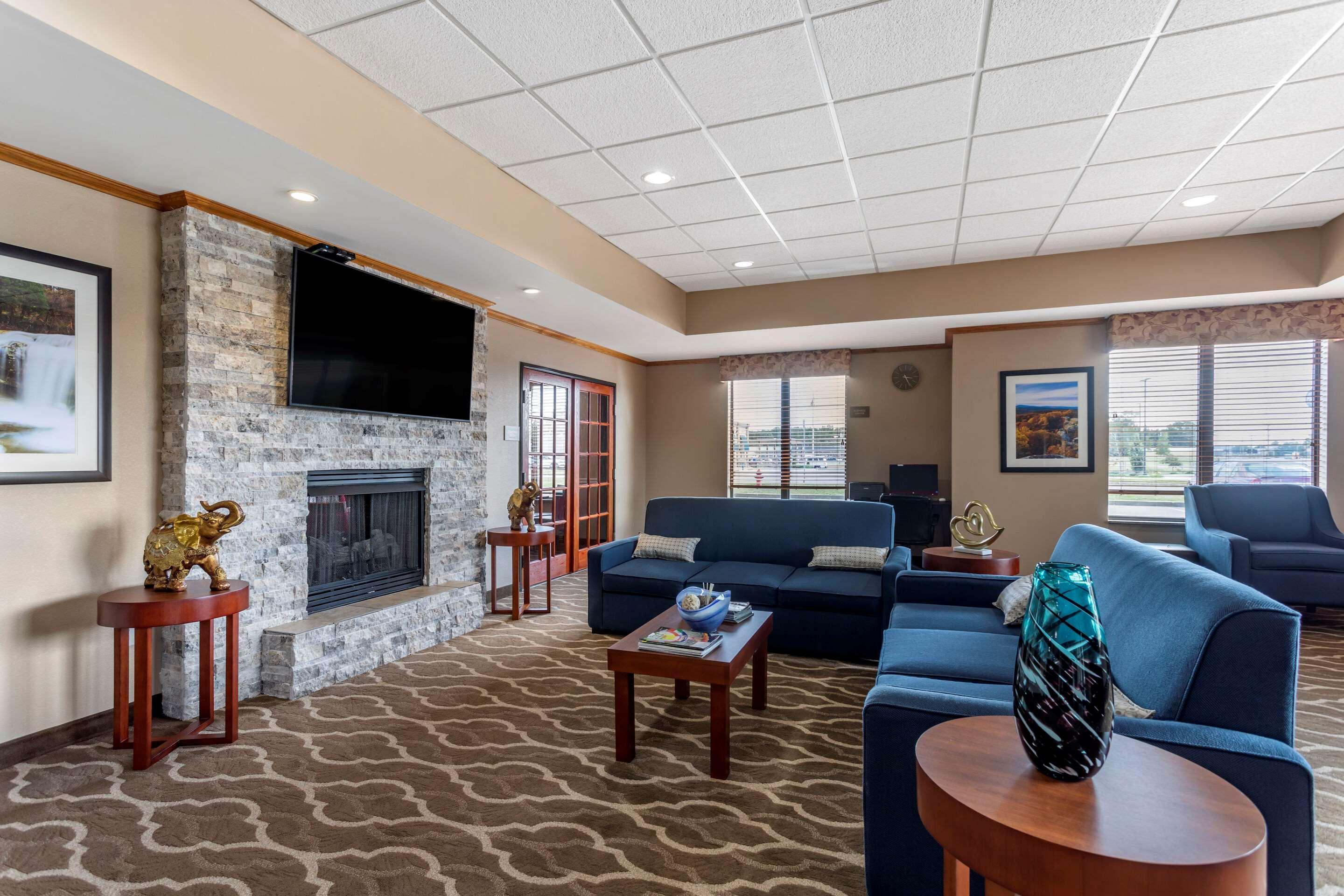 Comfort Inn & Suites Carbondale University Area Extérieur photo
