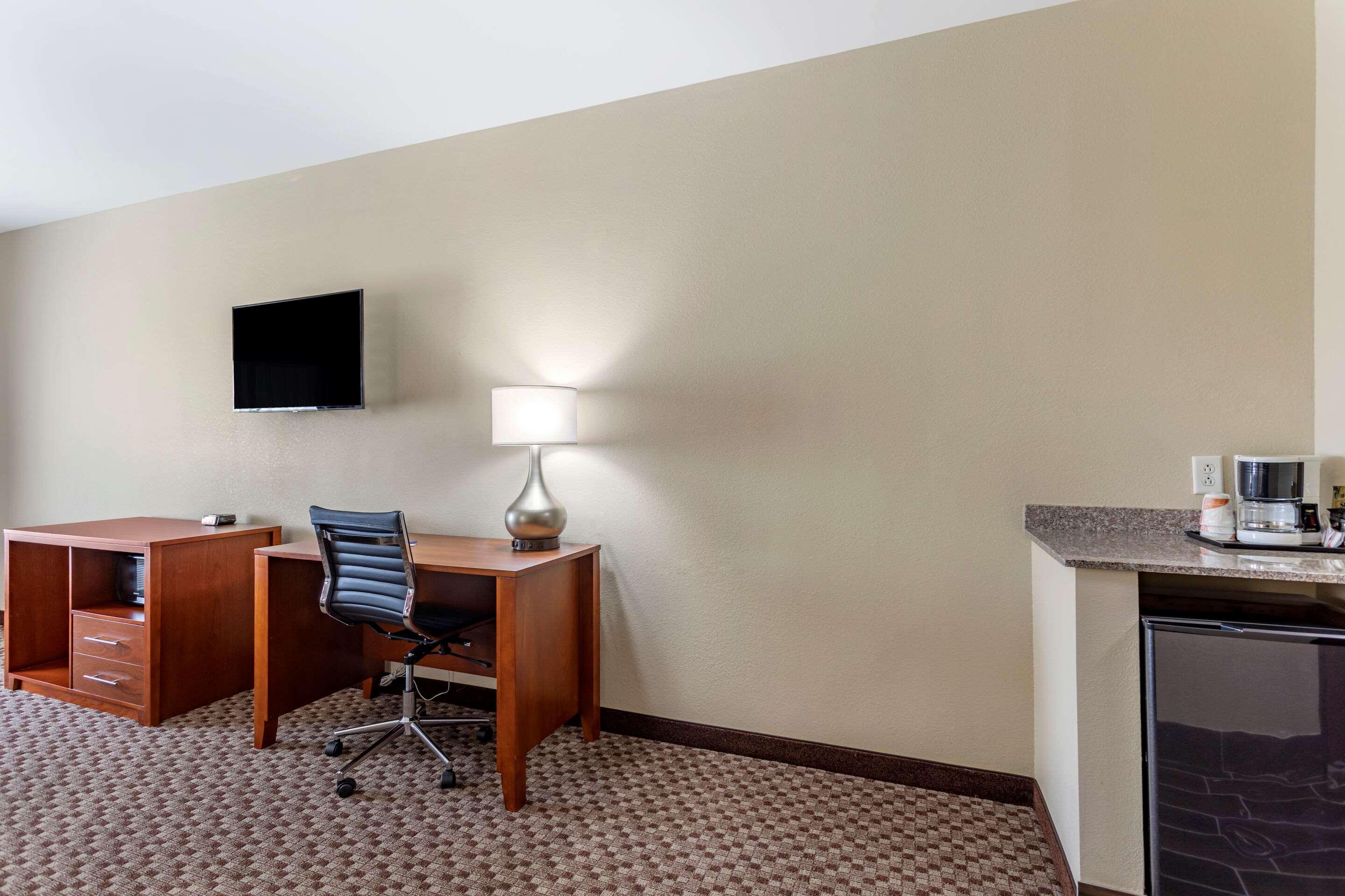Comfort Inn & Suites Carbondale University Area Extérieur photo